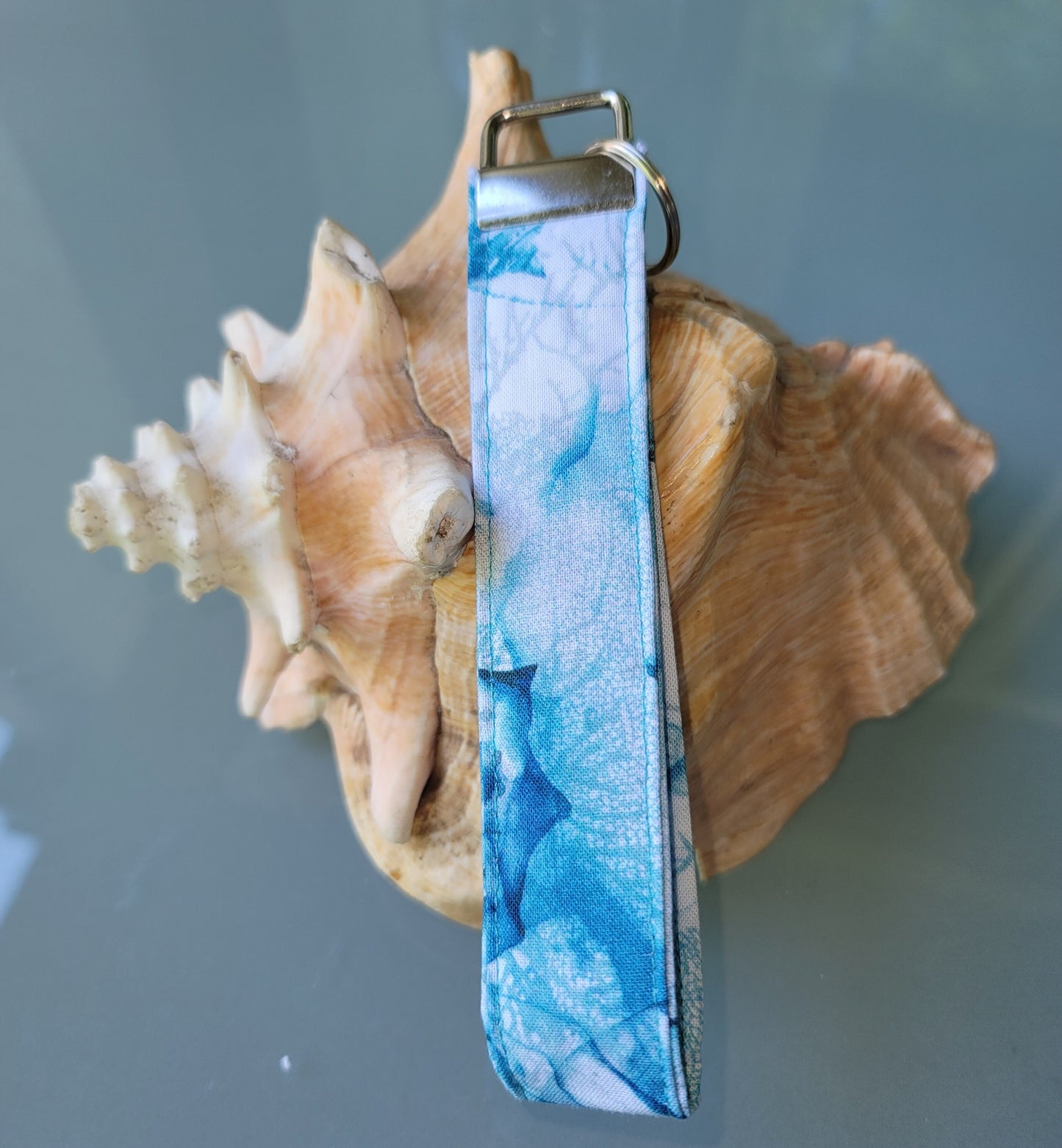 Blue seashell print wristlet keychain